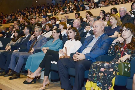 Dünyanı heyrətə gətirən 10 səs  “Turetski xoru” Bakıda çıxış edib