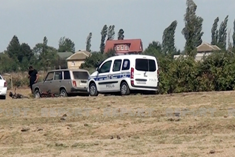 Lənkəranda ata 9 yaşlı oğlunun boğazını kəsib, sonra intihar edib