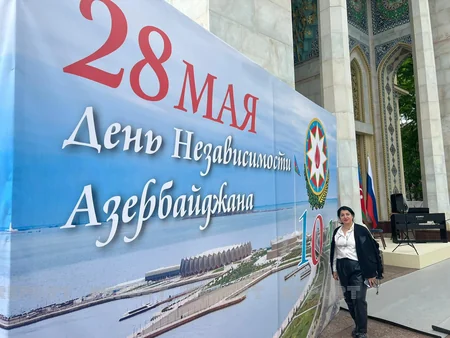 Под открытым небом в павильоне Азербайджан на ВДНХ отметили День независимости