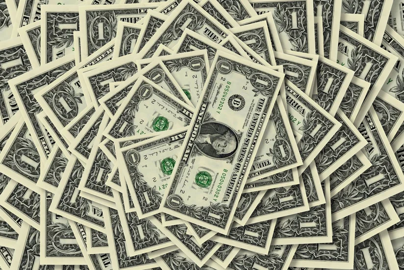 ​Dünya bazarında dolların bahalaşması davam edir
