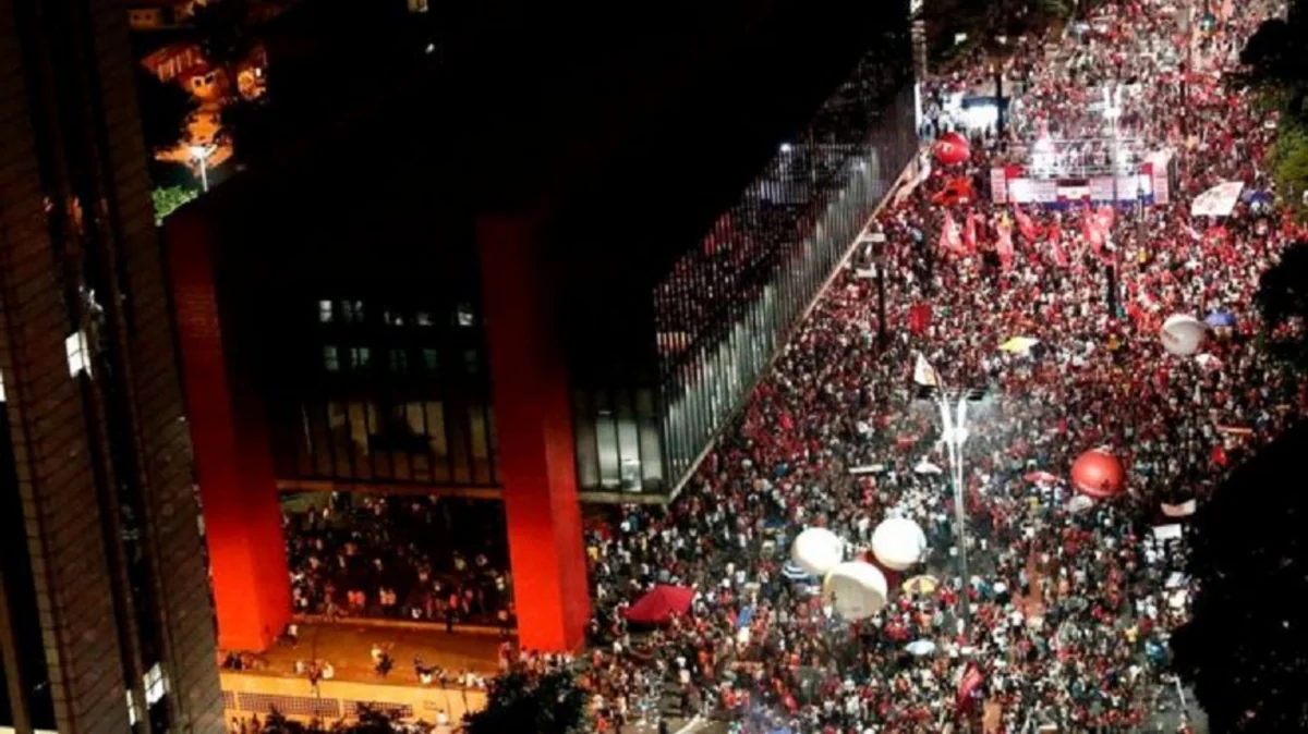 Braziliyada pensiya islahatlarına qarşı olan nümayişçilər Maliyyə Nazirliyini ələ keçirib