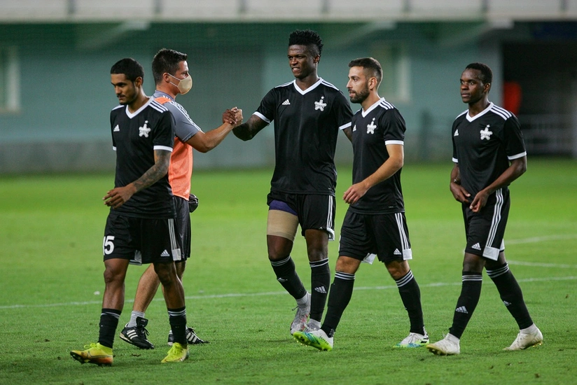 Şerif Qarabağla oyundan öncə koronavirus testindən keçdi