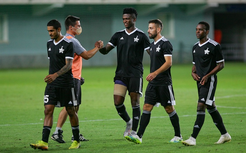 Şerif Qarabağla oyundan öncə koronavirus testindən keçdi