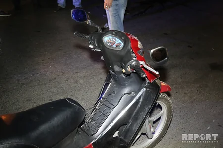 Bakıda motosiklet taksi ilə toqquşub, xəsarət alan var - VİDEO
