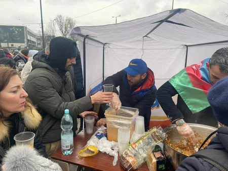 Lvovda soydaşlarımız üçün səyyar qida məntəqələri yaradılıb