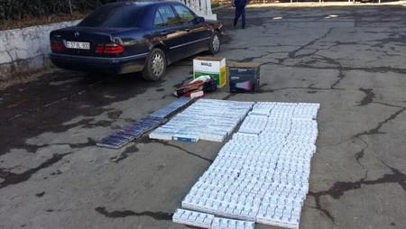 Azərbaycan gömrükçüləri avtomobildə xeyli sayda siqaret aşkar edib