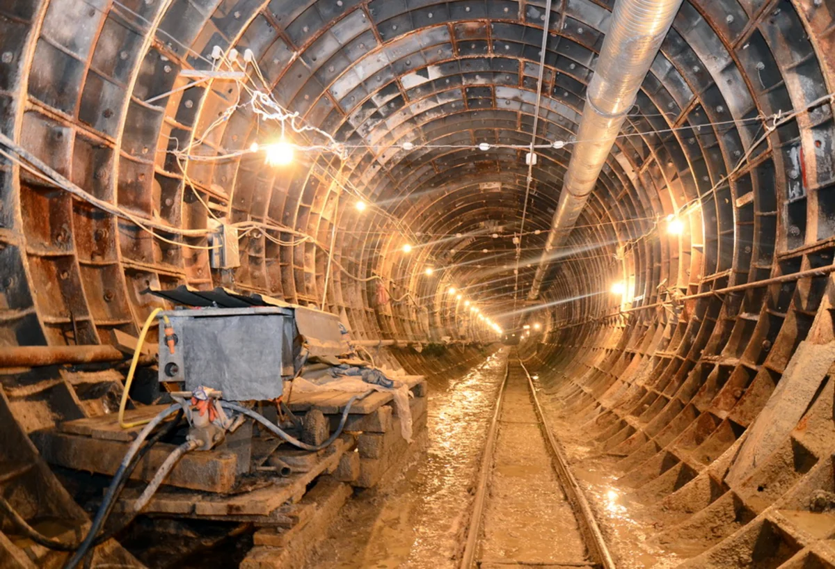 Metronun Xocəsən stansiyası istismara hazırlanır