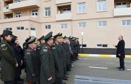 Prezident İlham Əliyev Sabunçu rayonunda hərbçilərə yeni mənzillərin verilməsi mərasimində iştirak edib - YENİLƏNİB