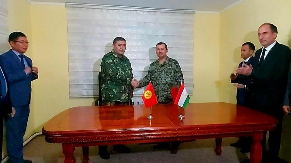 Tacikistan və Qırğızıstan qoşunların sərhəddən çıxarılmasına dair protokol imzalayıb