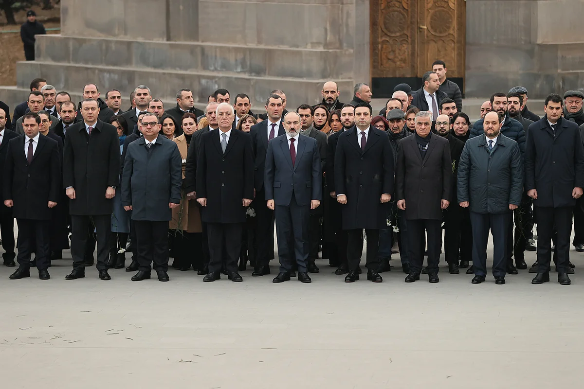 Payızdan çıxmayan hökumət üzvləri – Paşinyanın “irimiqyaslı” manevri - TƏHLİL