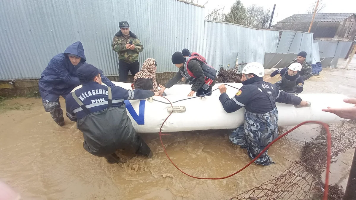 Masallı və Cəlilabada yağan intensiv yağışlar nəticəsində 146 nəfər təxliyə edilib