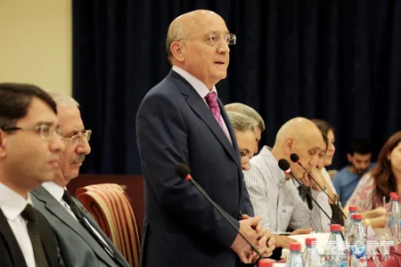 Mübariz Qurbanlı: Dini xurafatla dini radikalizm bir medalın iki üzüdür