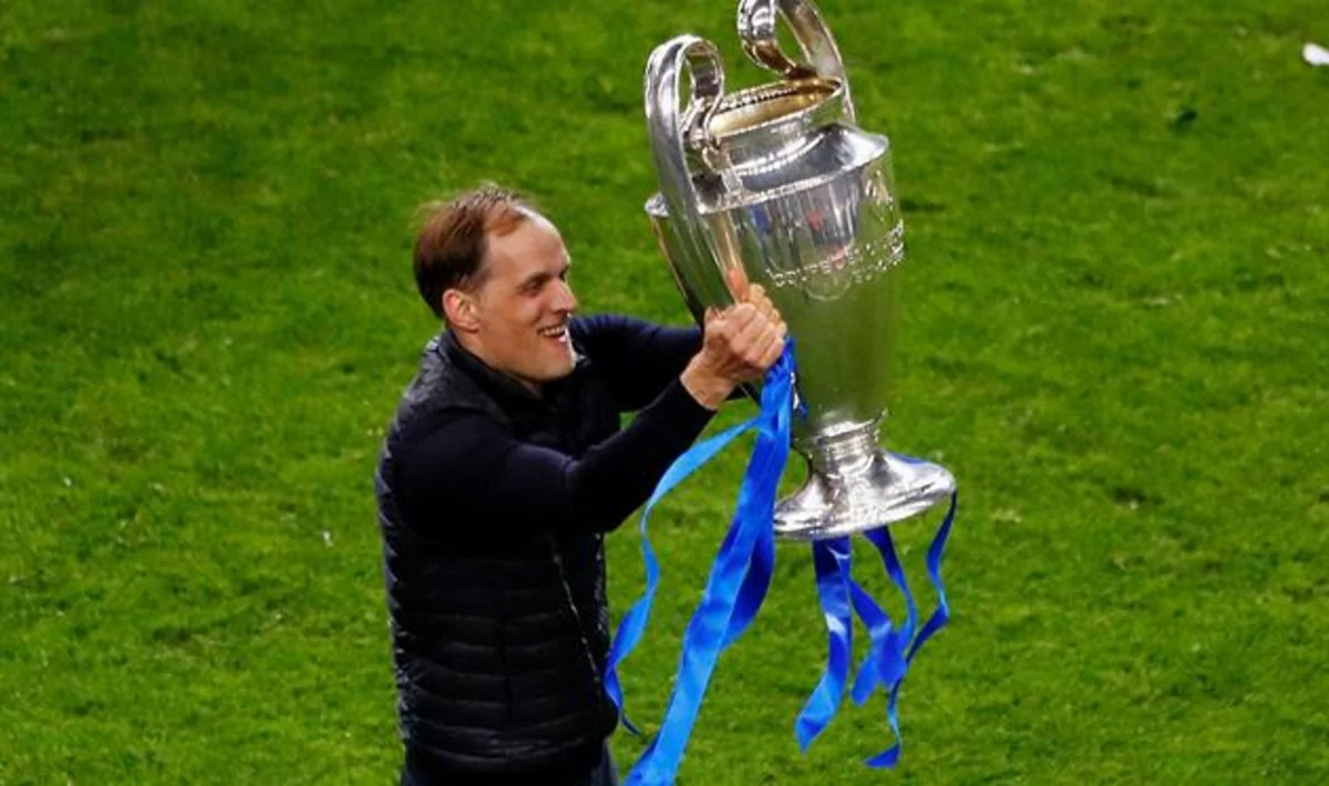 Çelsi baş məşqçisi ilə uzunmüddətli müqavilə bağladı