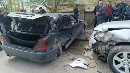 В Товузе столкнулись два автомобиля, есть пострадавшие