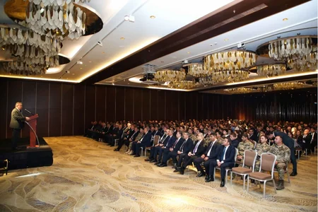 YAP-ın təsis edilməsinin 30 illiyi münasibətilə Xətai rayonunda konfrans keçirilib