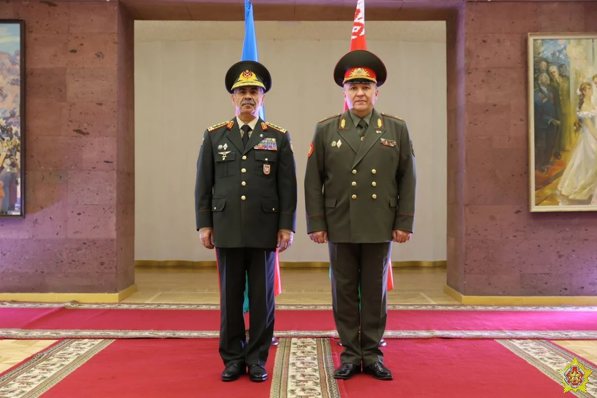 Defense ministers of Azerbaijan, Belarus mull deepening military cooperation