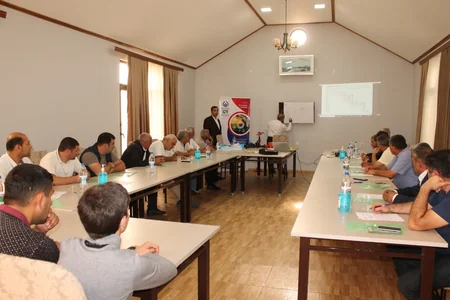 Meşələrdə ağıllı suvarma sisteminin yaradılması mövzusunda təlim keçirilib