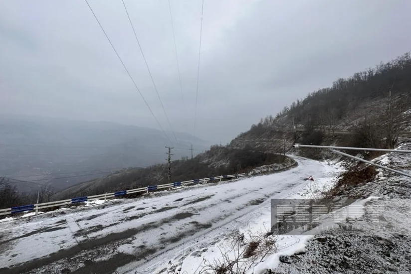 В Шуше дороги расчищают от снега
