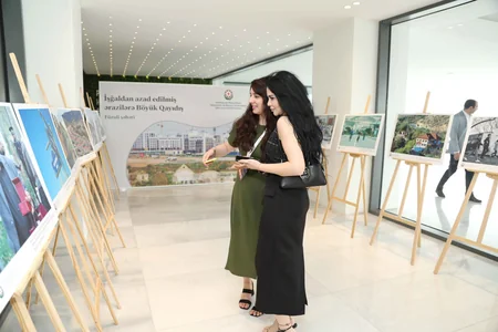 Qaçqınkom Böyük Qayıdışa həsr olunmuş fotosərgi təşkil edib