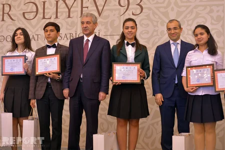 “Ən yaxşı təqdimat” müsabiqəsinin qalibləri mükafatlandırılıb