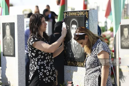 İkinci Fəxri xiyabanda Vətən müharibəsinin ildönümü ilə əlaqədar anım mərasimi başlayıb -YENİLƏNİB