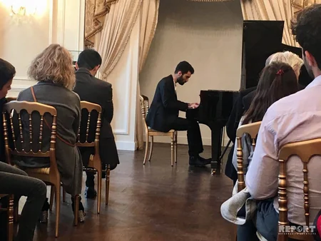 Parisdə Heydər Əliyevin anadan olmasının 95 illiyi münasibətilə xatirə gecəsi keçirilib