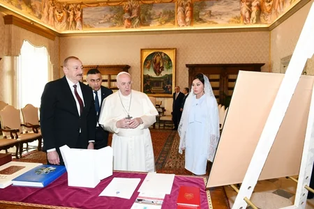 Prezident İlham Əliyev Vatikanda Papa Fransisk ilə görüşdü - FOTO - YENİLƏNİB