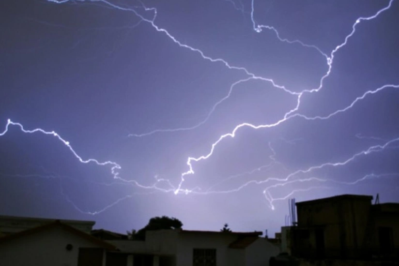 Fransada güclü tufan bir sıra fəsadlara yol açıb