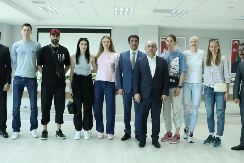 Voleybol Federasiyasının prezidenti komandaların məşqçiləri və legionerlə görüşüb