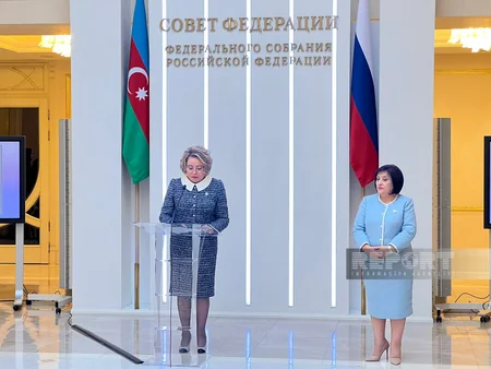 В Совете Федерации РФ открылась выставка, посвященная 100-летию Гейдара Алиева