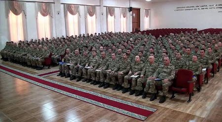 Hərbi hissələrdə birinci rübün nəticələrinə dair yekun iclaslar keçirilib