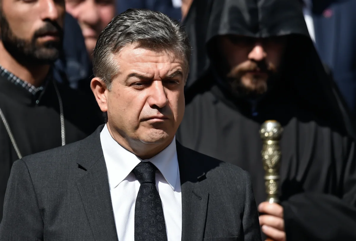 Карапетян попросил президента Армении обсудить внеочередные выборы