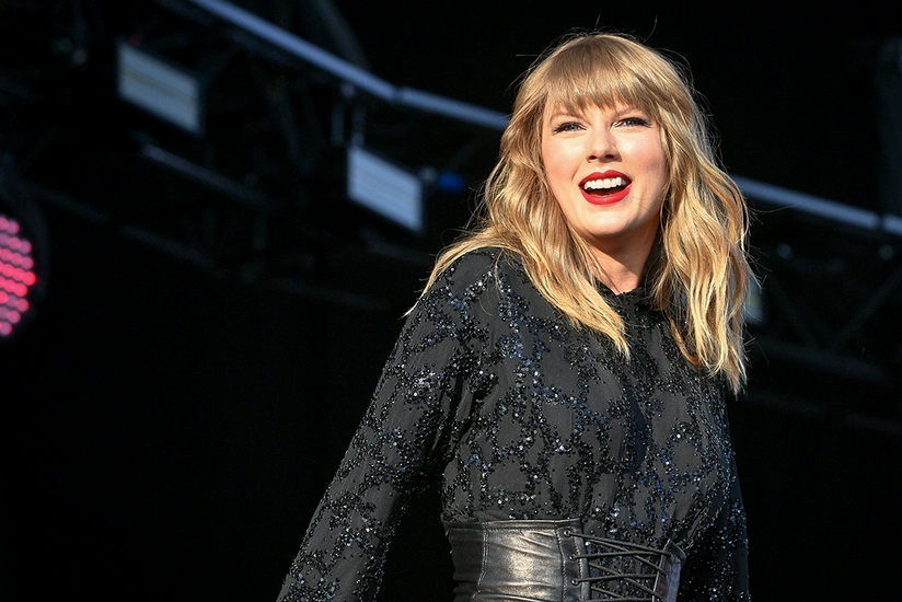 Teylor Svift “American Music Awards”da ilin artisti seçilib