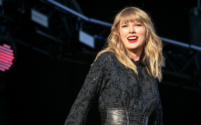 Taylor Swift named artist of year at American Music Awards 