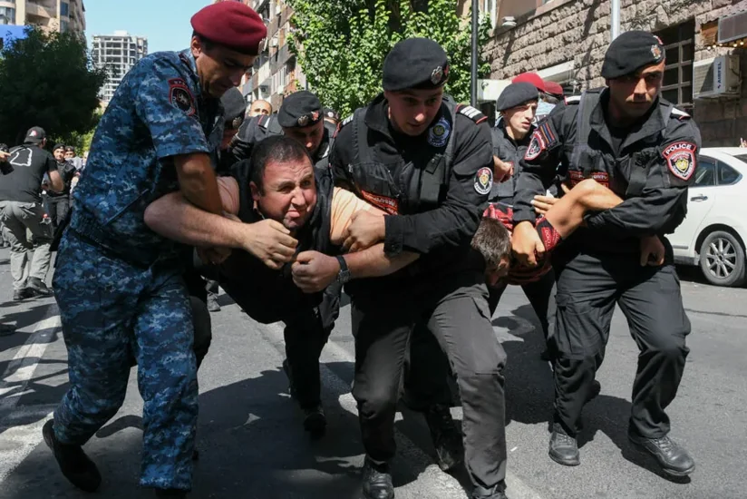 В Армении оппозиционеры массово задержаны в связи с выборами