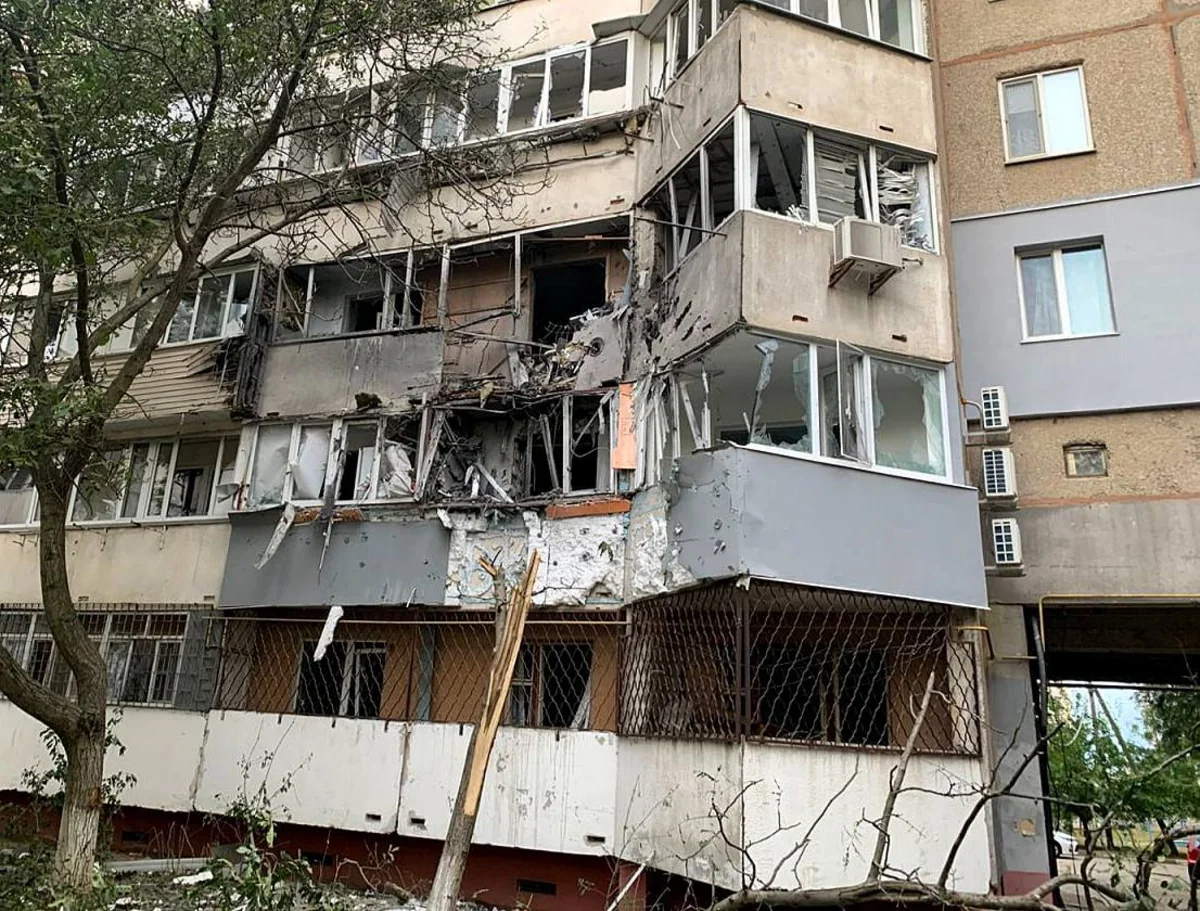 Xersonun atəşə tutulması nəticəsində 11 nəfər yaralanıb