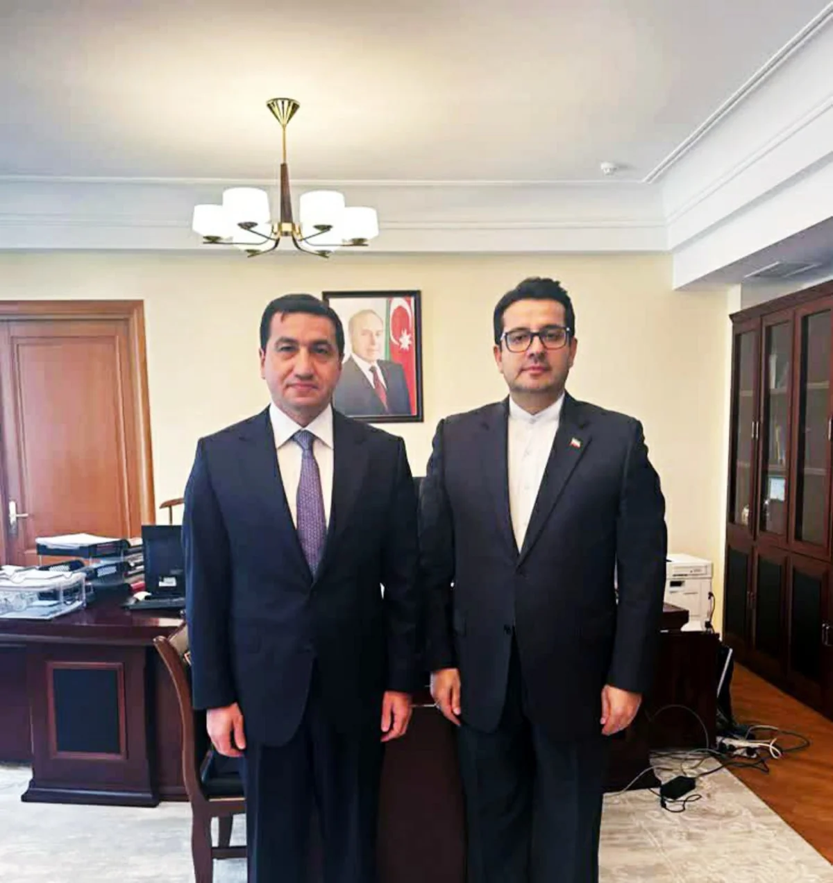 Hikmət Hacıyev İran səfiri ilə regional məsələləri müzakirə edib