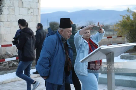 Türkiyəli səyyahlar Ağdamda İmarət kompleksinə baş çəkiblər
