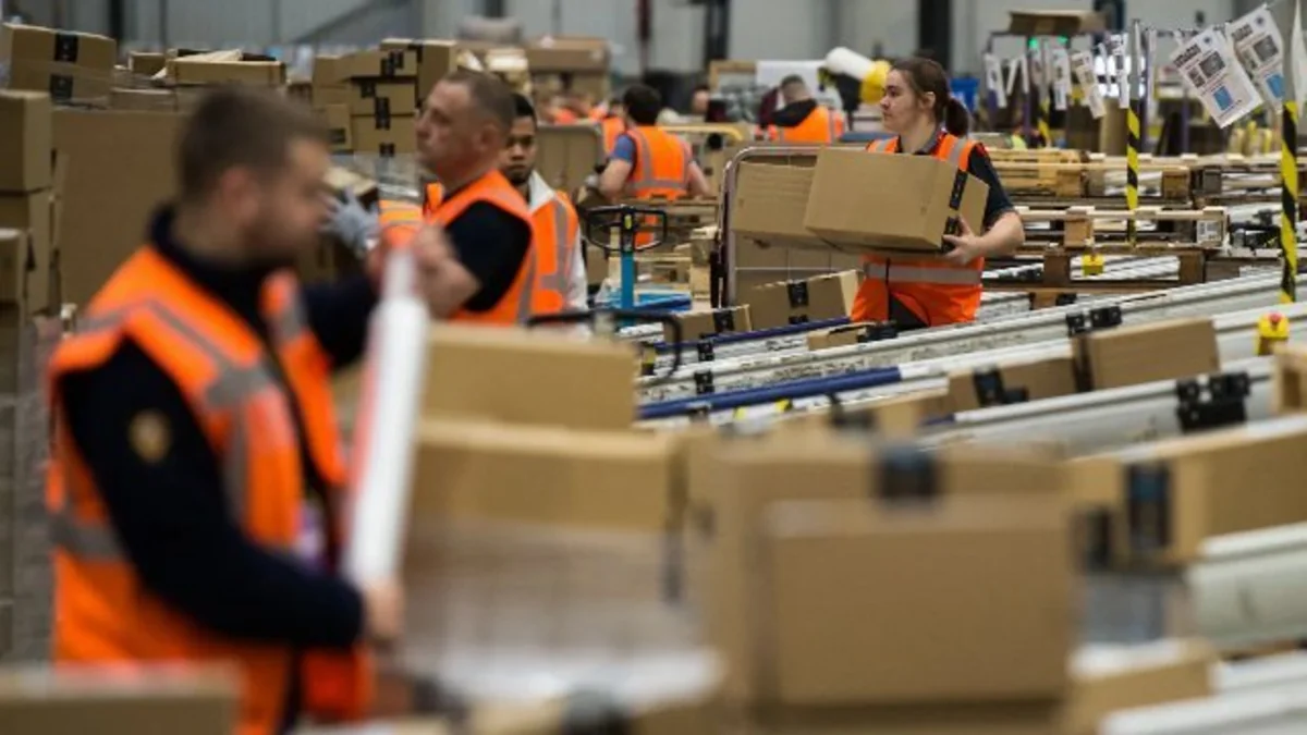 Amazon “sosial məsafə”ni qorumayan şəxsləri işdən çıxaracaq