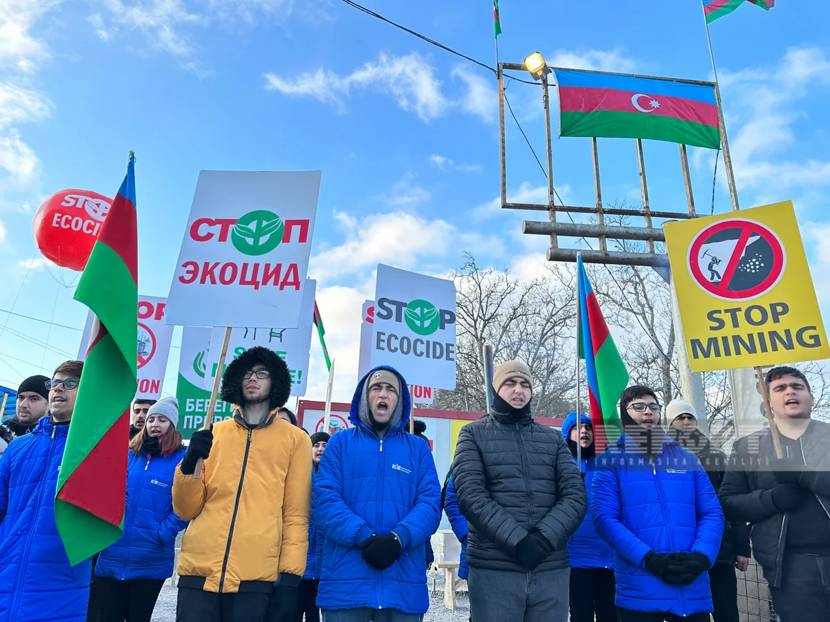Участники акции на дороге Ханкенди-Лачын требуют положить конец экотеррору