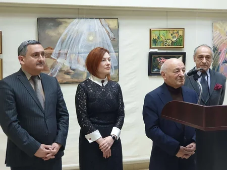 В Баку открылась выставка российской художницы Балет и Лики искусства