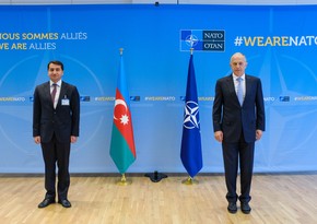 Hikmət Hacıyev NATO rəsmisilə görüşdü