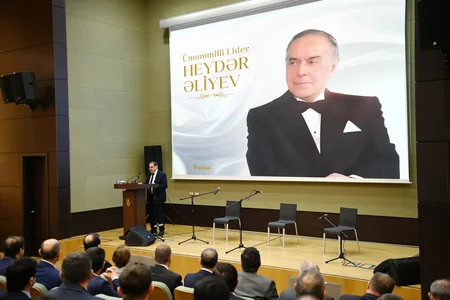 Heydər Əliyevin anadan olmasının 101-ci ildönümü münasibətilə SOCAR-da tədbir keçirilib