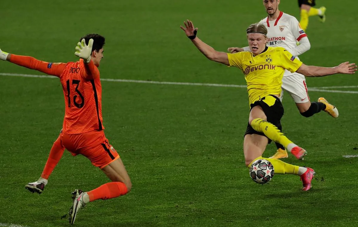 Ювентус проиграл, а Холанд принес победу Боруссии