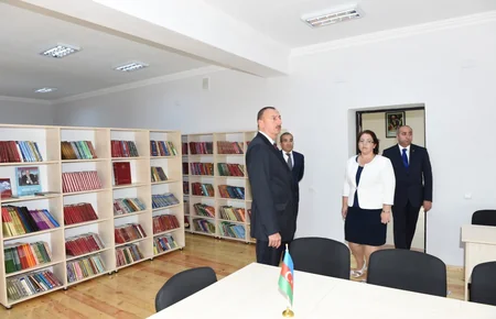Azərbaycan Prezidenti Kürdəmirdə məktəb binasının açılışında iştirak edib