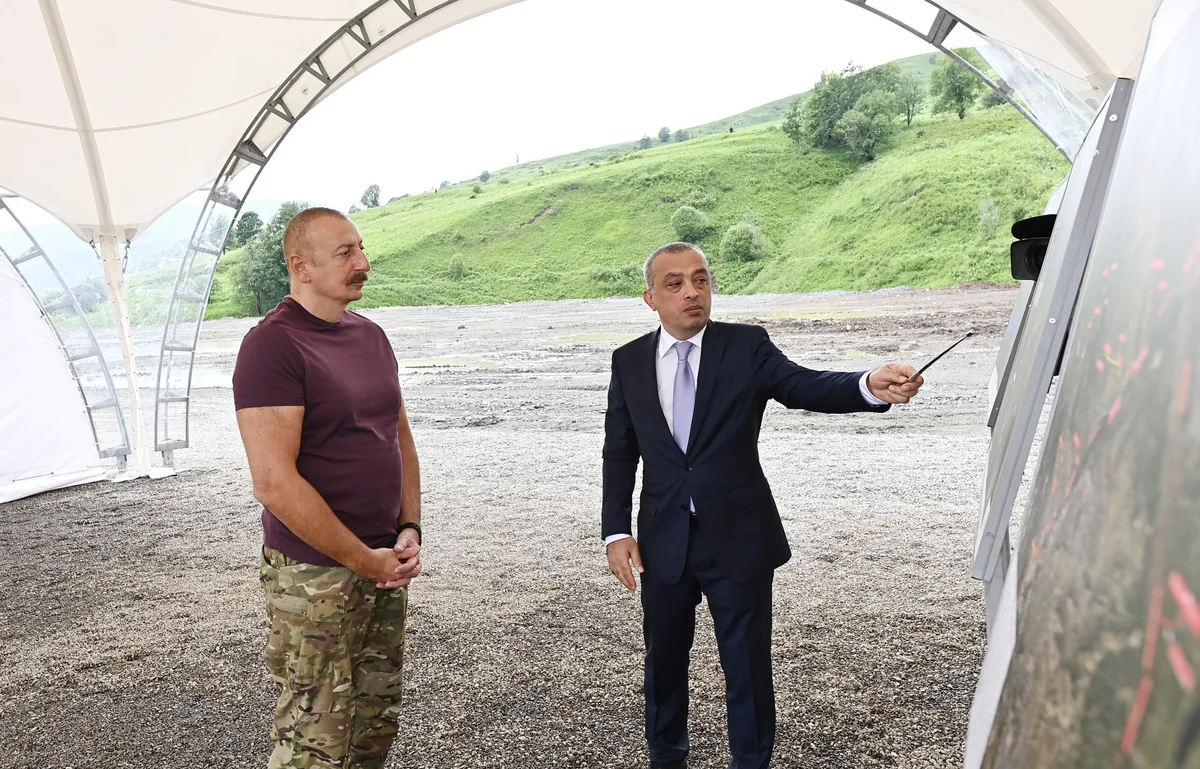 İlham Əliyev Laçında “Həkəriçay” su anbarı layihəsi ilə tanış olub