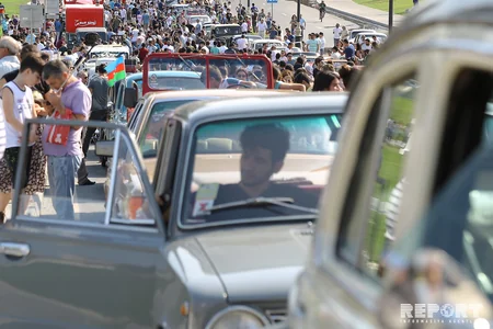 Bakıda klassik avtomobillərin yürüşü və sərgisi təşkil olunub - FOTOREPORTAJ