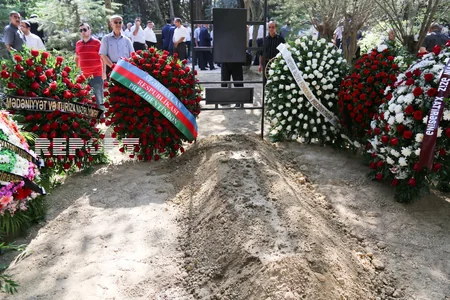 Xalq artisti Habil Əliyev I Fəxri xiyabanda dəfn olunub