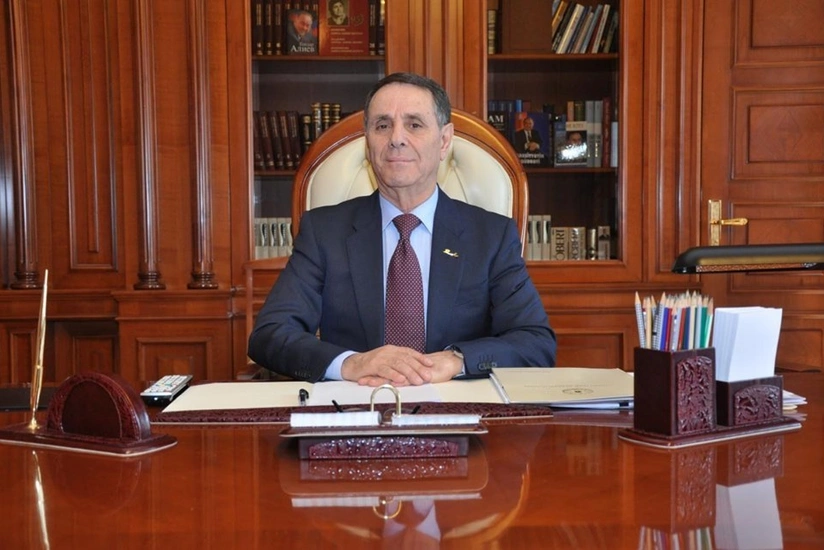 Президент Ильхам Алиев освободил от должности премьера Новруза Мамедова