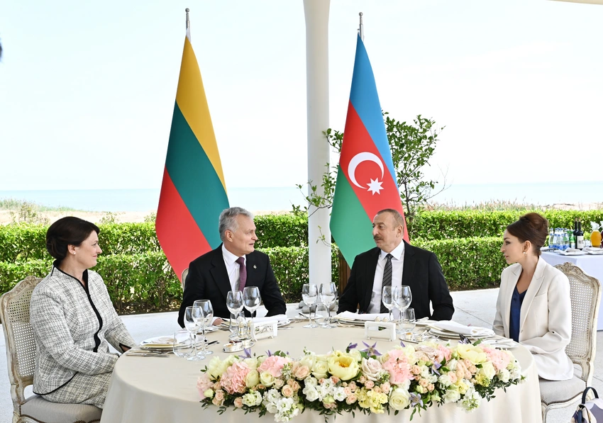 Litva Prezidenti və xanımının şərəfinə rəsmi ziyafət verilib